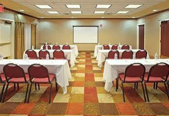 Express And South Park Plaza By Ihg Hotel 2*